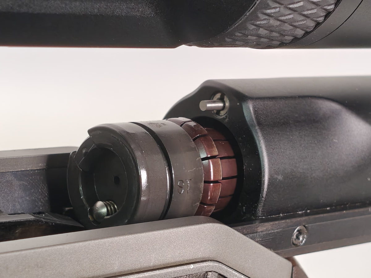 Blaser R8 Luxus 8x57 IS – Holzklasse 5, kannelierter Lauf und neues Blaser B2 3–18x50 iC